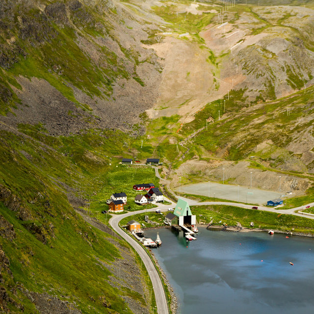 View towards the end of tiny Botn fjord in Honningsvåg.